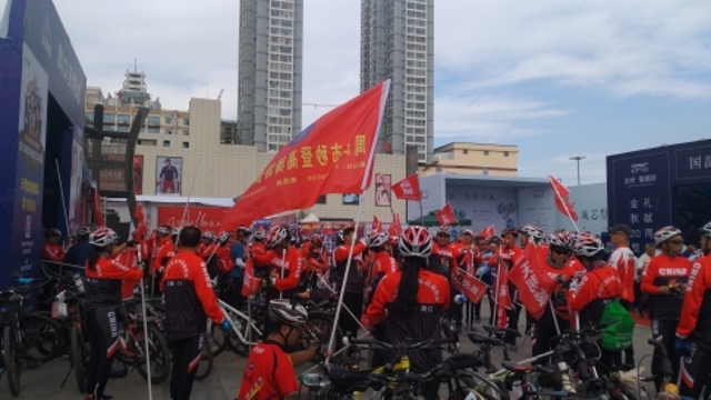 200多名騎友“世界無車日” 義務騎行宣傳環保