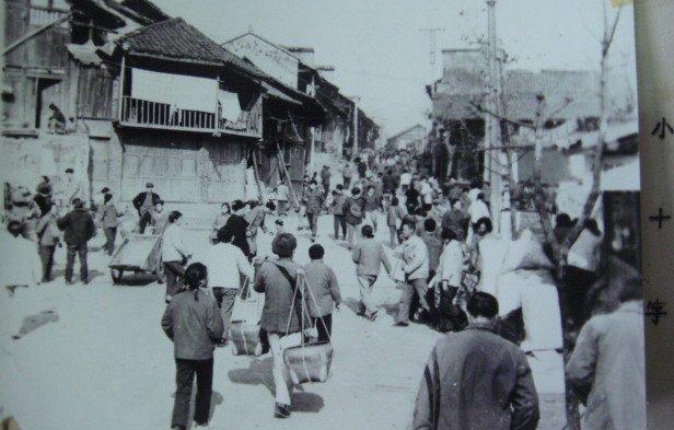 圖1：銅仁主城區舊景。銅仁日報社資料圖片.jpg