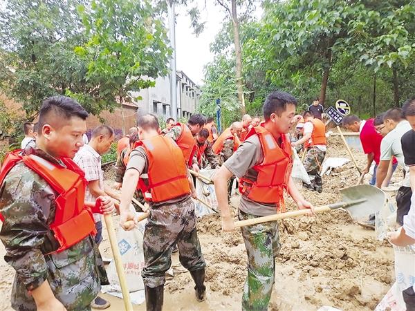 周口三千民兵枕戈待旦奮力抗洪防災